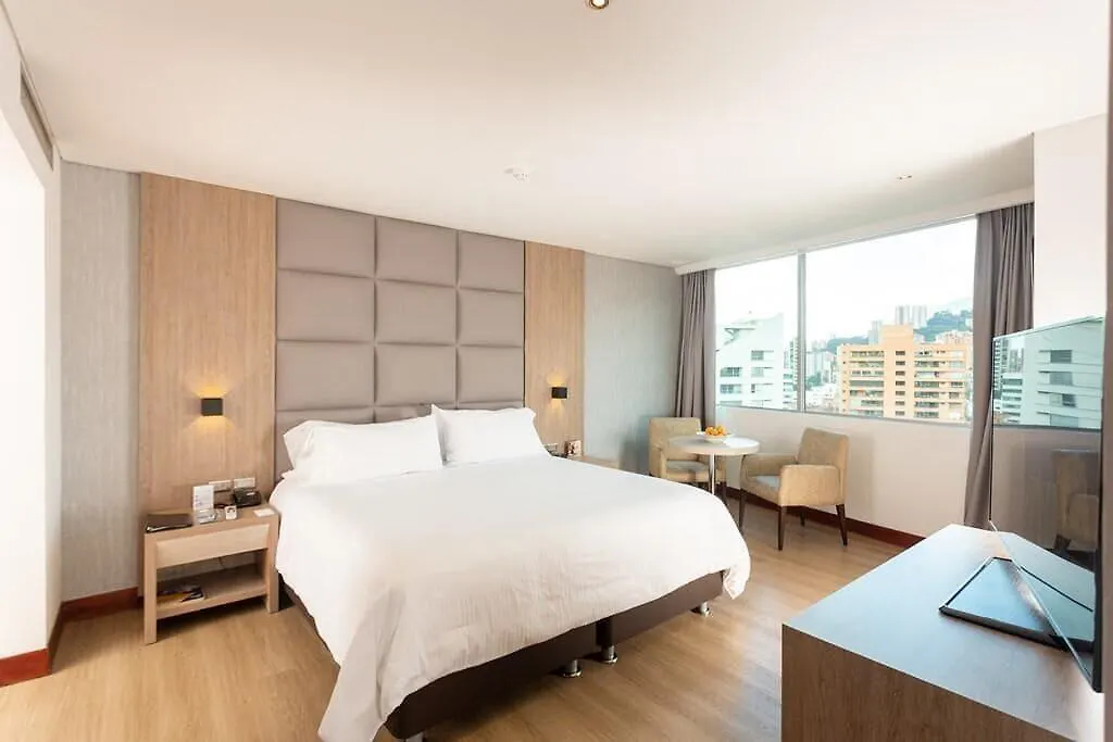 Hotel San Fernando Plaza ميديلين 5*,