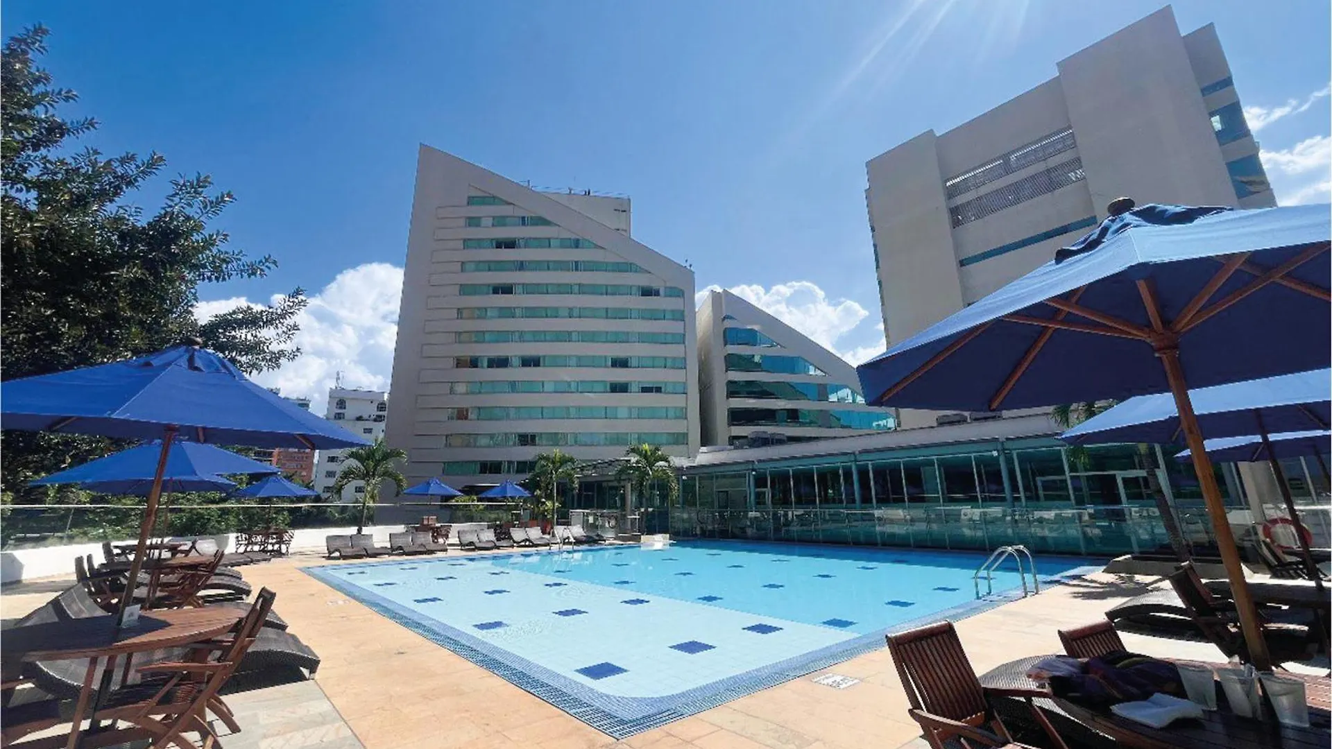 Hotel San Fernando Plaza ميديلين