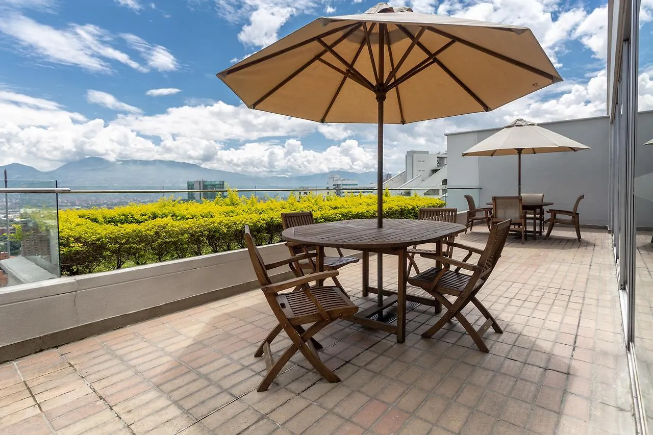 Hotel San Fernando Plaza ميديلين