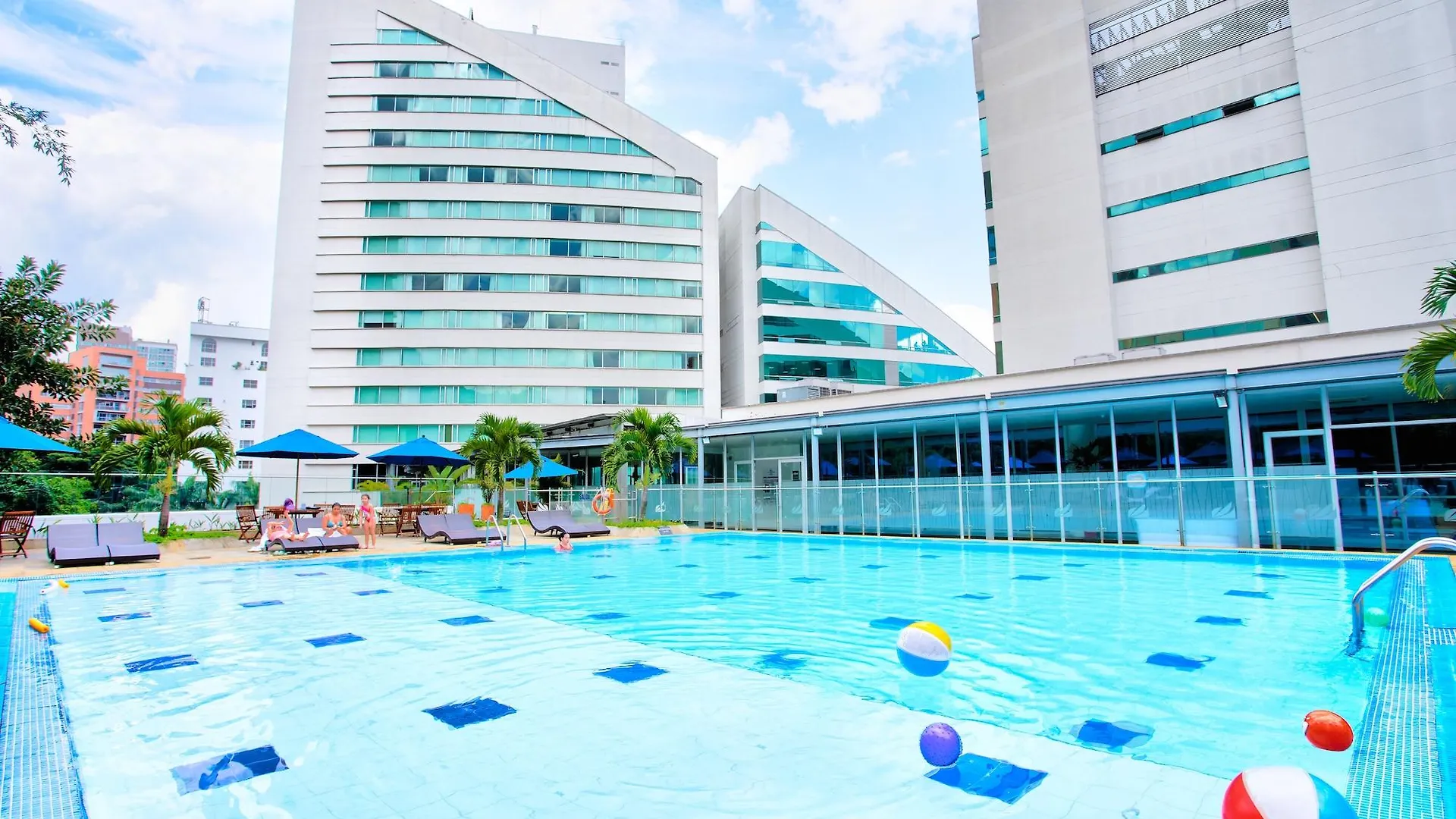 Hotel San Fernando Plaza Medellin 5*,